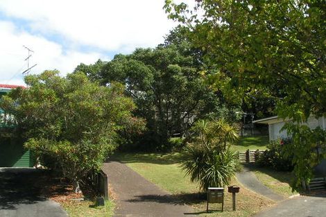 Photo of property in 2/10 Mahuta Grove, Northcote, Auckland, 0627