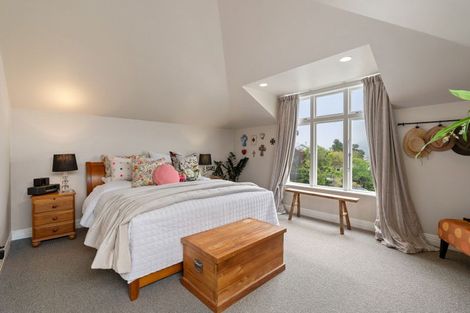 Photo of property in 43 Nicholson Road, Khandallah, Wellington, 6035