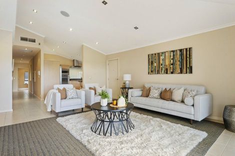 Photo of property in 10 Ronaki Road, Mission Bay, Auckland, 1071