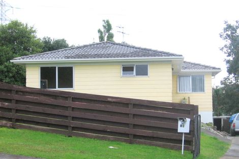 Photo of property in 13 Doone Place, Massey, Auckland, 0614