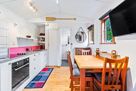 Photo of property in 9 Cotterell Street, Leigh, 0985