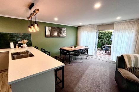 Photo of property in 2/50 Banbury Crescent, Fairfield, Hamilton, 3214