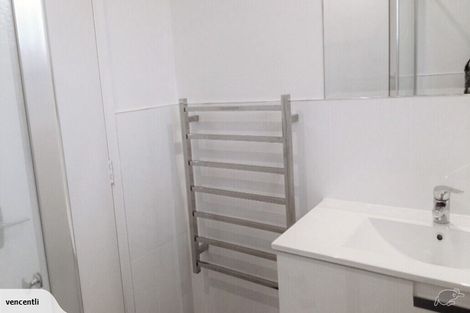 Photo of property in 2/108 Hillside Road, Glenfield, Auckland, 0627