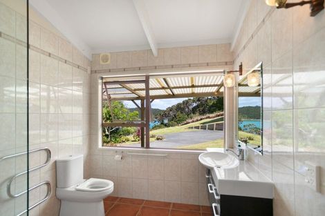 Photo of property in 215 Kempthorne Road, Russell, 0272