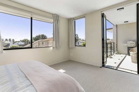 Photo of property in 7/2a Frieston Road, Milford, Auckland, 0620