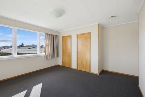 Photo of property in 5 Mayfair Place, Westown, New Plymouth, 4310