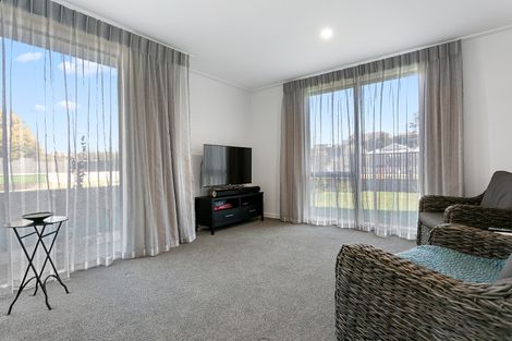 Photo of property in 1 Ada Close, Cambridge, 3434