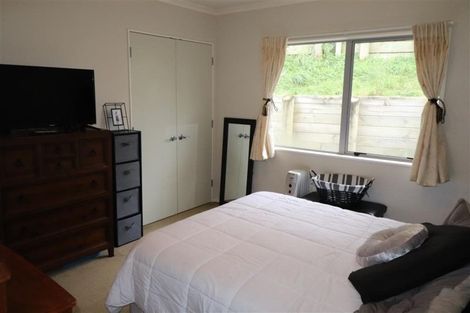 Photo of property in 5 Swain Grove, Riverstone Terraces, Upper Hutt, 5018