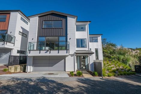 Photo of property in 4 Pleasant Way, Matakatia, Whangaparaoa, 0930