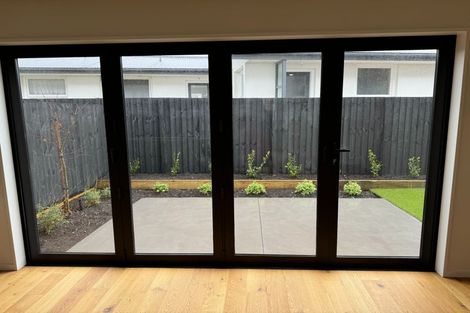 Photo of property in 2/117 Hills Road, Edgeware, Christchurch, 8013
