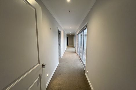 Photo of property in 171 Boord Crescent, Kumeu, 0891