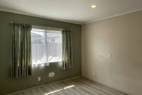 Photo of property in 2/49 Millhouse Drive, Northpark, Auckland, 2013