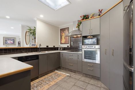 Photo of property in 41 Matene Place, Papamoa Beach, Papamoa, 3118