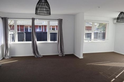 Photo of property in 338 Memorial Avenue, Burnside, Christchurch, 8053