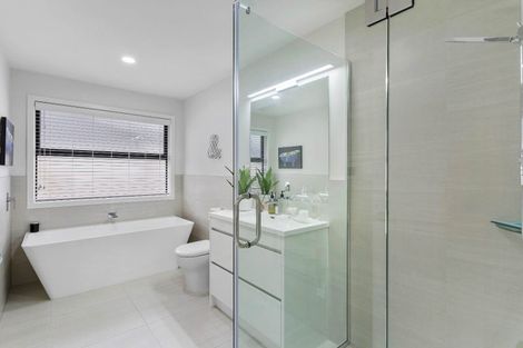 Photo of property in 106 Wainui Road, Silverdale, 0932