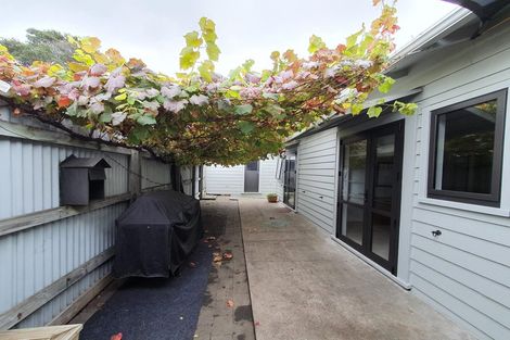 Photo of property in 13 Selwyn Road, Hospital Hill, Napier, 4110