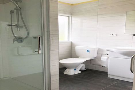 Photo of property in 2/15 Trojan Crescent, New Lynn, Auckland, 0600