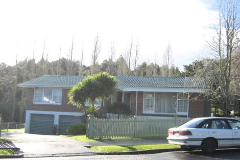 Photo of property in 26 Walpole Avenue, Hillpark, Auckland, 2102