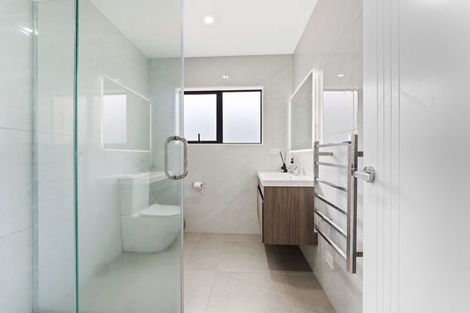 Photo of property in 222c Pakuranga Road, Pakuranga Heights, Auckland, 2010