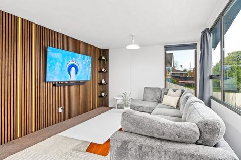 Photo of property in 8a Queenspark Drive, Parklands, Christchurch, 8083