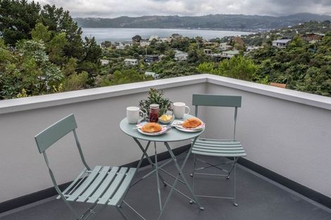 Photo of property in 10 Latham Road, York Bay, Lower Hutt, 5013