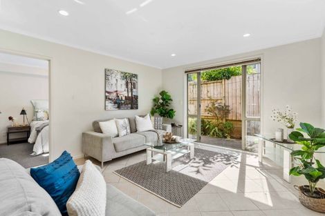 Photo of property in 16 Barnea Circle, Glen Eden, Auckland, 0602