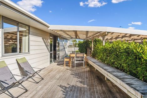 Photo of property in 7 Eruini Street, Waikanae Beach, Waikanae, 5036