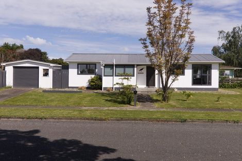 Photo of property in 26 Escort Grove, Awapuni, Palmerston North, 4412