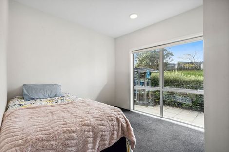 Photo of property in 8 Atkinson Street, Newlands, Wellington, 6037