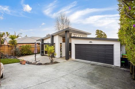 Photo of property in 59 Royal Road, Massey, Auckland, 0614