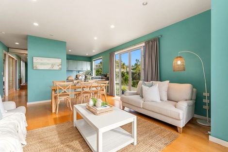 Photo of property in 17 Deerness Crescent, Algies Bay, Warkworth, 0920
