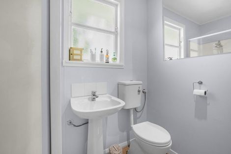 Photo of property in 113a Newlands Road, Newlands, Wellington, 6037