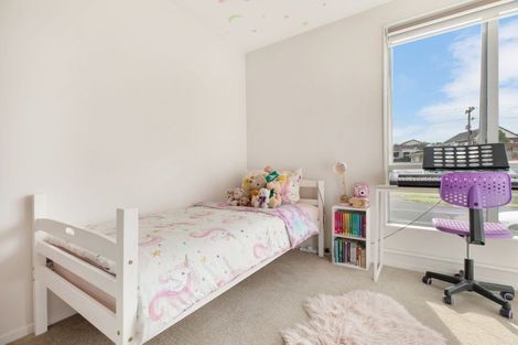 Photo of property in 33/11 Ray Small Drive, Papakura, 2110