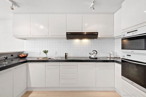 Photo of property in 1/328 Oriental Parade, Oriental Bay, Wellington, 6011