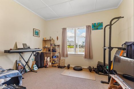 Photo of property in 13 Winchester Street, Levin, 5510