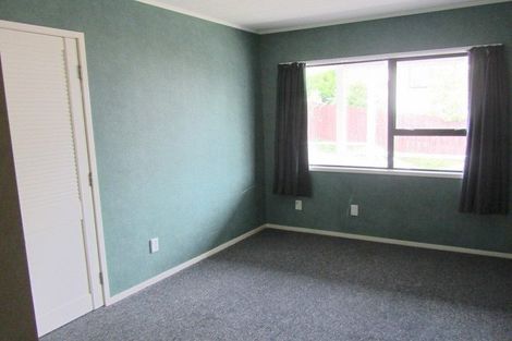 Photo of property in 23 Leiden Place, Totara Vale, Auckland, 0629