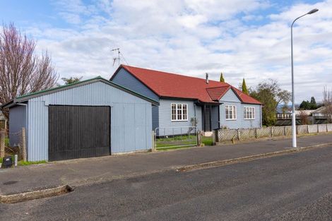 Photo of property in 12 Gertrude Street, Dannevirke, 4930