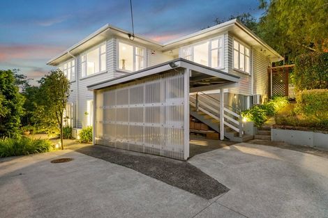 Photo of property in 39 Taylor Terrace, Tawa, Wellington, 5028
