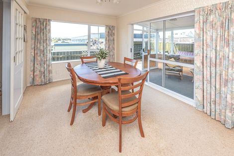 Photo of property in 28 Lindsey Crescent, Springvale, Whanganui, 4501