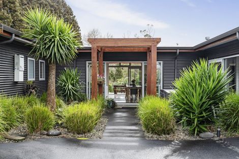 Photo of property in 225 Awai Road, Tarurutangi, New Plymouth, 4372
