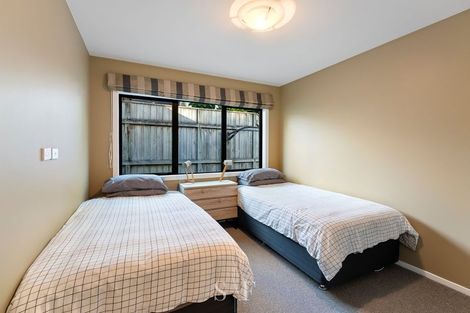 Photo of property in 22 Fairway Oaks Drive, Waikanae Beach, Waikanae, 5036