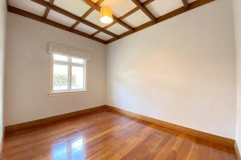 Photo of property in 32 Queensway, Three Kings, Auckland, 1024
