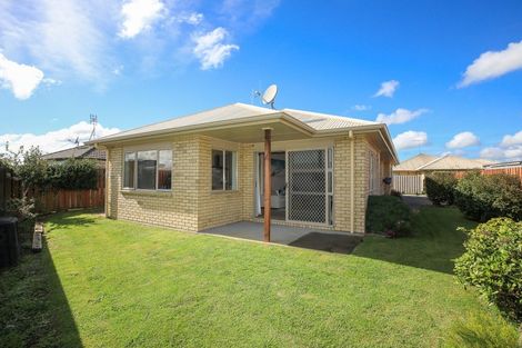 Photo of property in 18b Abergeldie Way, Cambridge, 3434