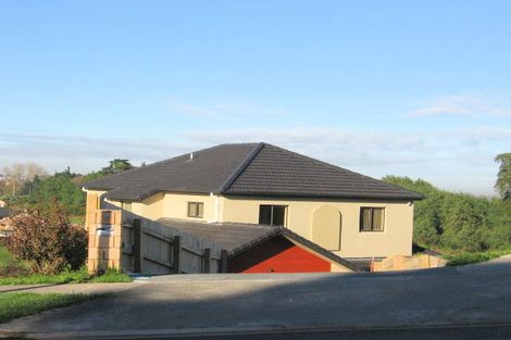 Photo of property in 18 Fairchild Avenue, Goodwood Heights, Auckland, 2105