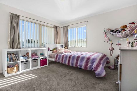 Photo of property in 36 Mandalay Place, Waiuku, 2123