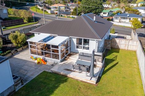 Photo of property in 88 Huatoki Street, Vogeltown, New Plymouth, 4310
