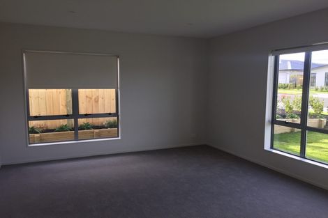 Photo of property in 12 Kaimanawa Road, Karaka, Papakura, 2113