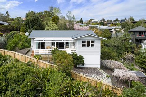 Photo of property in 11 Busby Hill, Havelock North, 4130