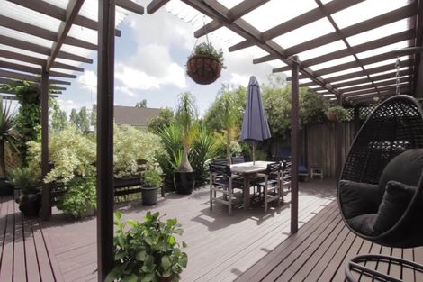 Photo of property in 15 Chip Grove, Sunnyhills, Auckland, 2010