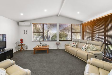 Photo of property in 25 Halver Road, Hillpark, Auckland, 2102